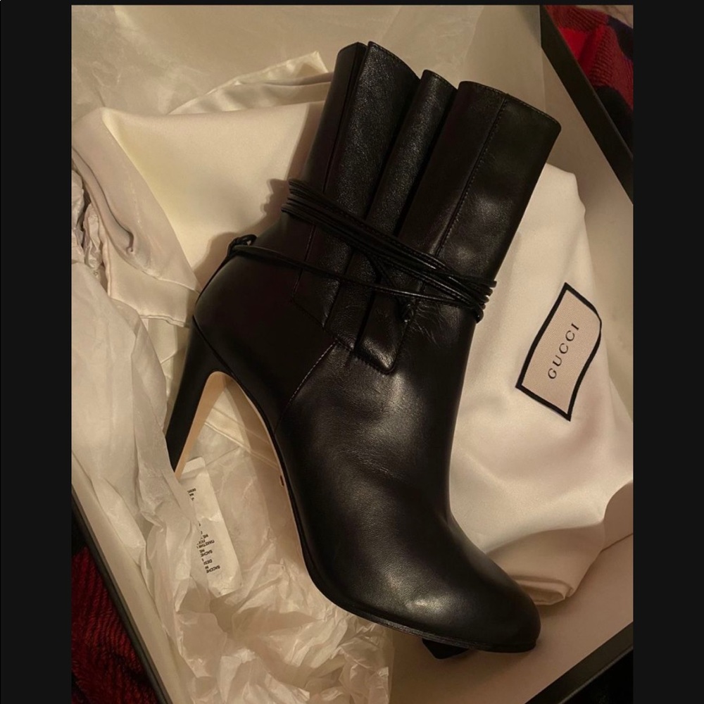 7.5 GUCCI NEVER WORN BOOTS - brand new, straight out of box